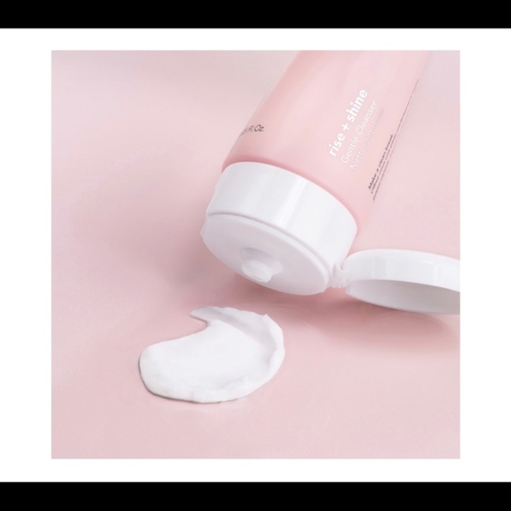 🎀2/20🎀 15 ML Saturday Skin Rise + Shine Face Cleanser Mini